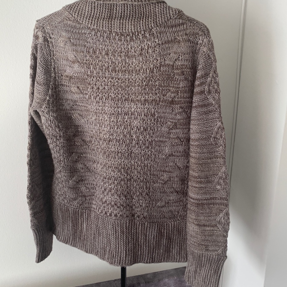 Sweater - Picture 4 of 4